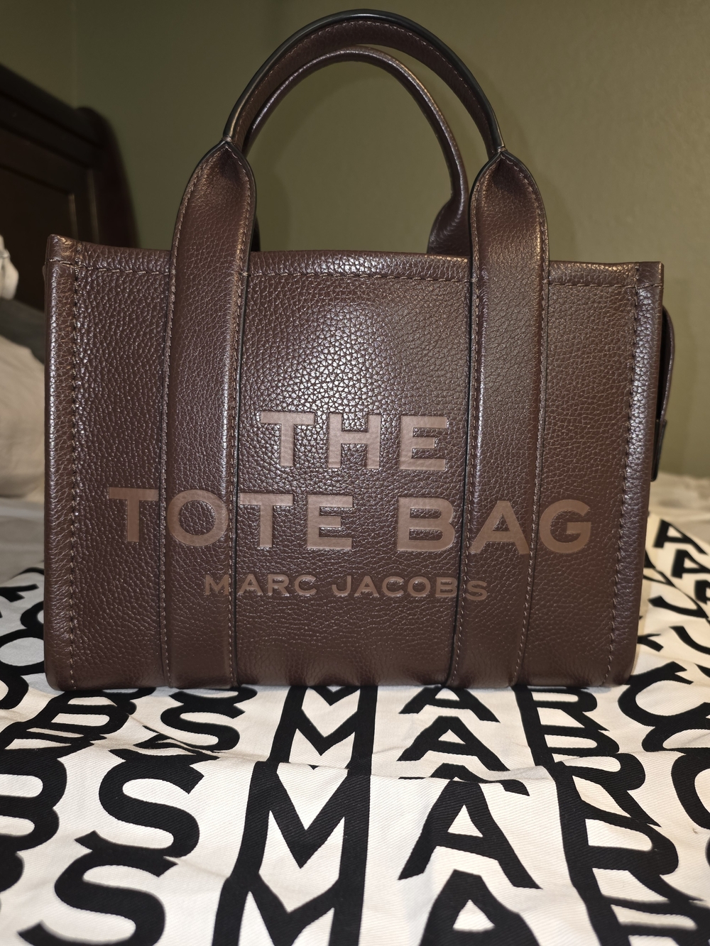 Marc Jacobs The Tote Bag Size Small - Ganache Leather Tote - Picture 2 of 5